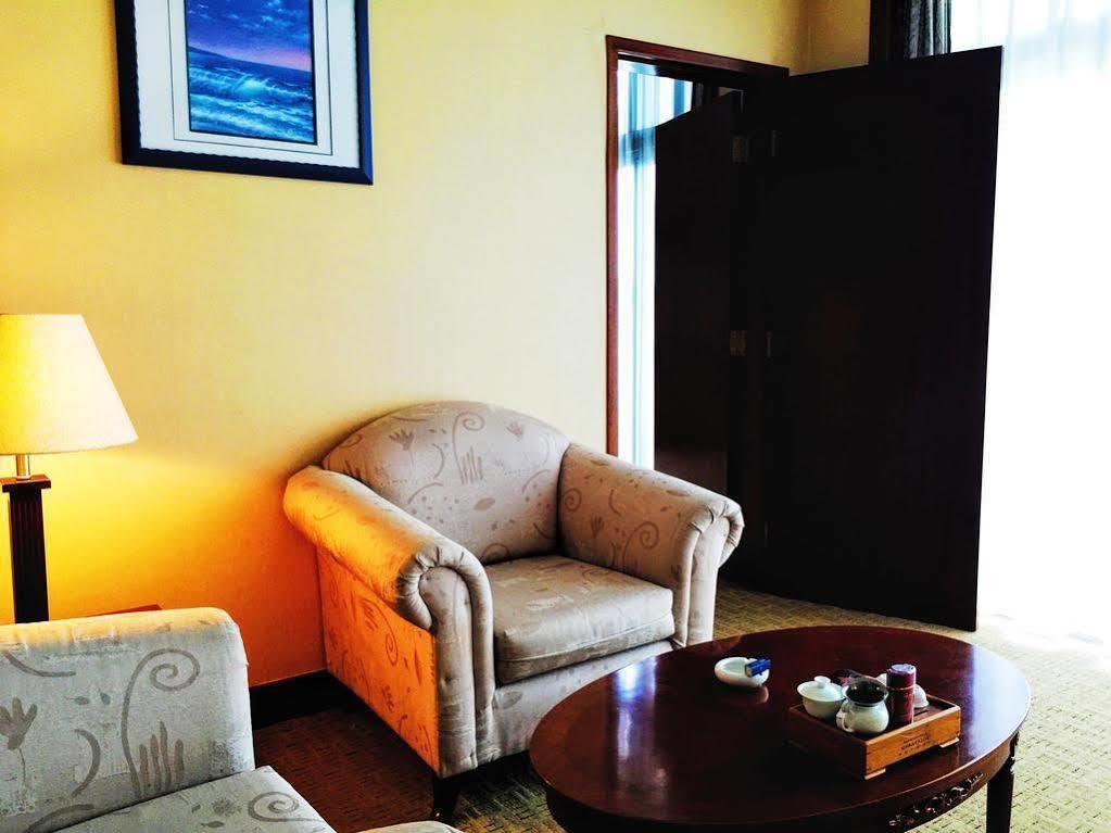 Xiamen International Seaside Hotel -Hotel Corridor Leads To The Stone Exhibition Hall Zewnętrze zdjęcie